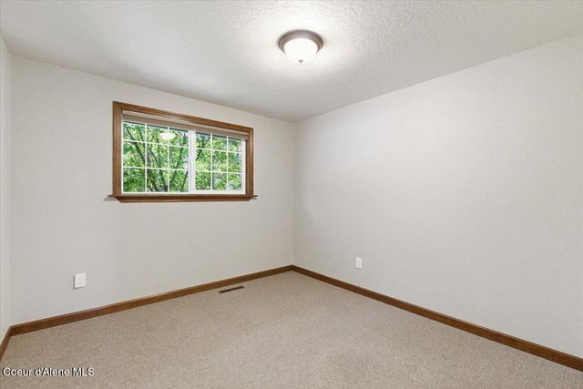 4761 E Woodland DR, Post Falls, ID 83854