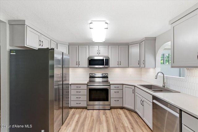 4761 E Woodland DR, Post Falls, ID 83854