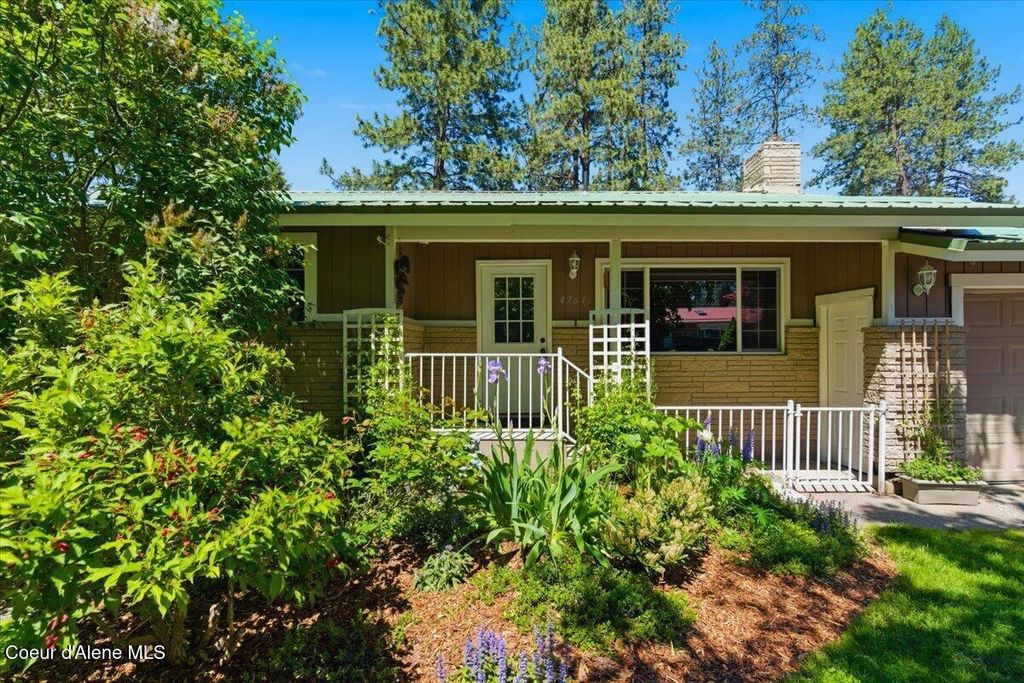 4761 E Woodland DR, Post Falls, ID 83854