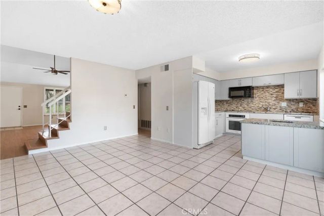 2010 Lawrence Crossley, Palm Springs, CA 92264