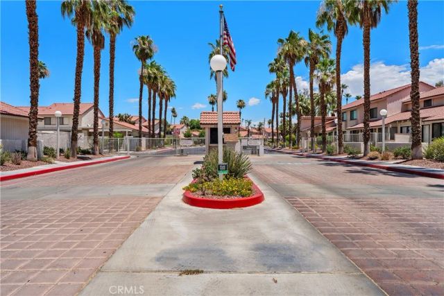 2010 Lawrence Crossley, Palm Springs, CA 92264