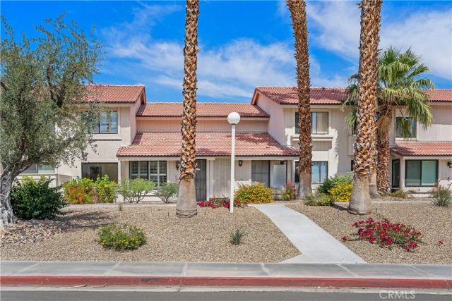 2010 Lawrence Crossley, Palm Springs, CA 92264