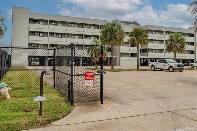 580 Pleasure Island Boulevard 120, Port Arthur, TX 77640