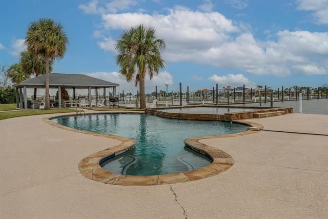 580 Pleasure Island Boulevard 120, Port Arthur, TX 77640