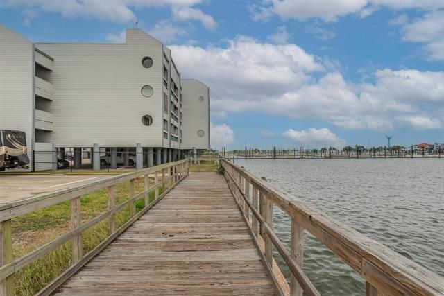 580 Pleasure Island Boulevard 120, Port Arthur, TX 77640
