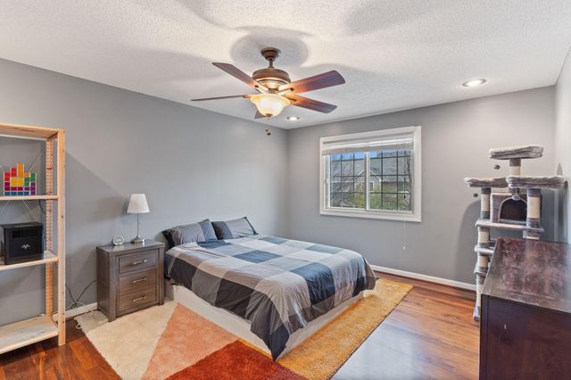 17918 Cobblestone Way, Eden Prairie, MN 55347
