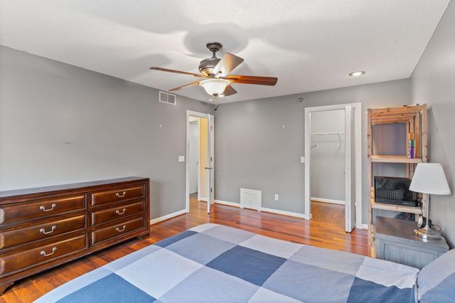17918 Cobblestone Way, Eden Prairie, MN 55347