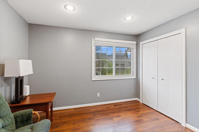 17918 Cobblestone Way, Eden Prairie, MN 55347