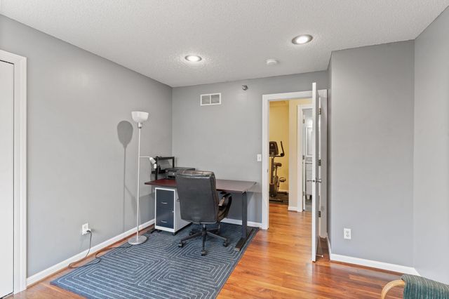 17918 Cobblestone Way, Eden Prairie, MN 55347