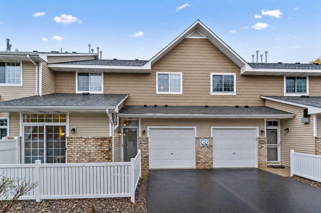 17918 Cobblestone Way, Eden Prairie, MN 55347
