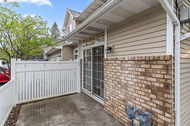 17918 Cobblestone Way, Eden Prairie, MN 55347