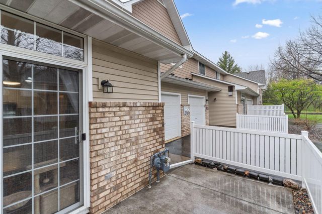 17918 Cobblestone Way, Eden Prairie, MN 55347