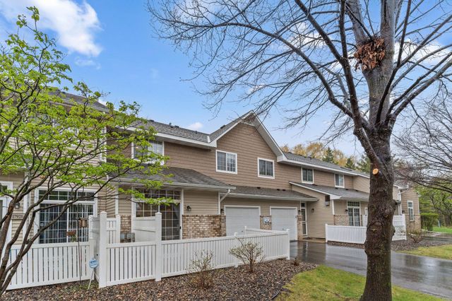 17918 Cobblestone Way, Eden Prairie, MN 55347