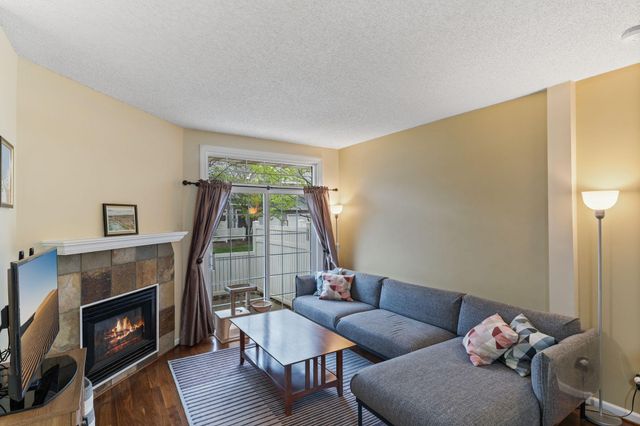 17918 Cobblestone Way, Eden Prairie, MN 55347