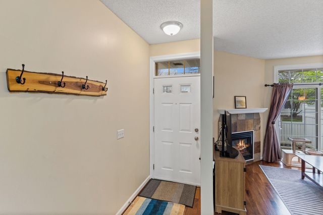 17918 Cobblestone Way, Eden Prairie, MN 55347