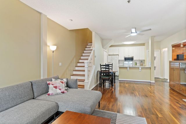 17918 Cobblestone Way, Eden Prairie, MN 55347