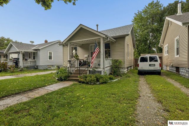 1350 Chautauqua Avenue, Lincoln, NE 68510