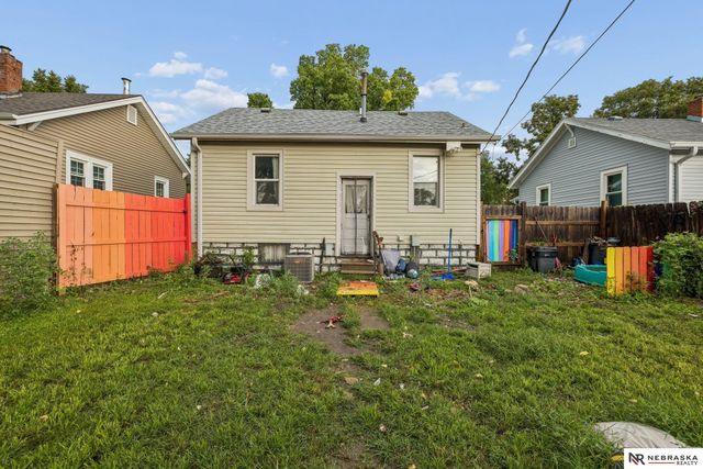 1350 Chautauqua Avenue, Lincoln, NE 68510