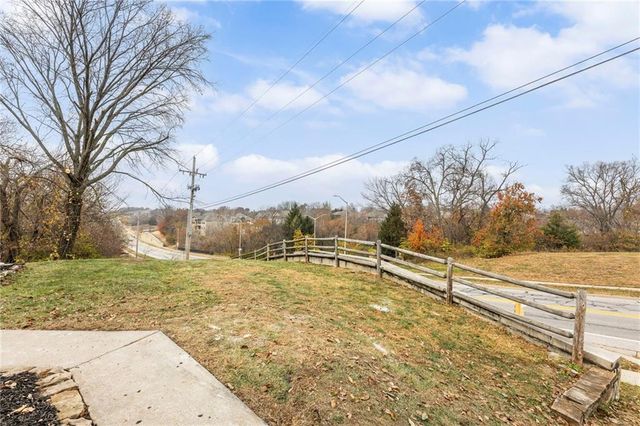 13305 W 51ST Street, Shawnee, KS 66216