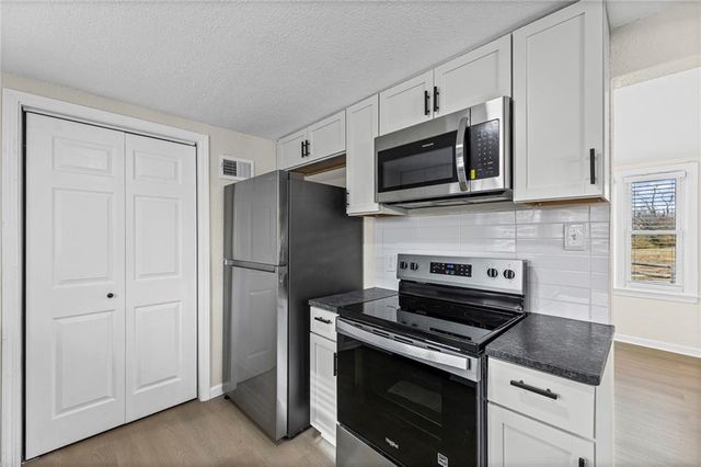 13305 W 51ST Street, Shawnee, KS 66216