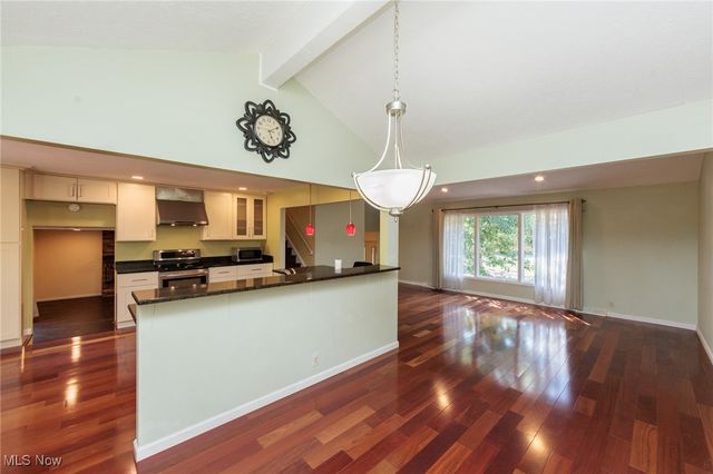 25111 S Woodland Road, Beachwood, OH 44122