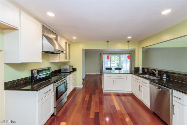 25111 S Woodland Road, Beachwood, OH 44122