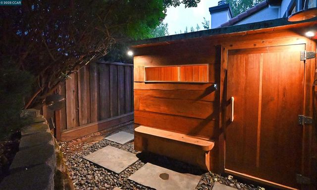 1239 Sunrise Ridge Dr, Lafayette, CA 94549