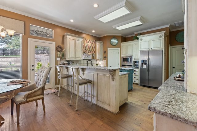 2829 Donnybrook Drive, Burleson, TX 76028