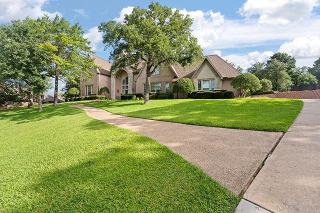 2829 Donnybrook Drive, Burleson, TX 76028