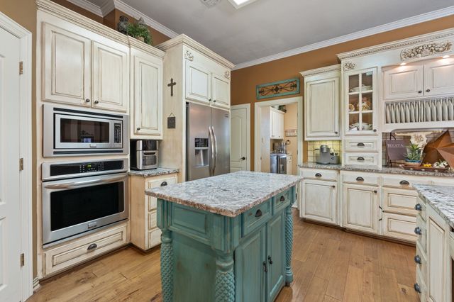 2829 Donnybrook Drive, Burleson, TX 76028