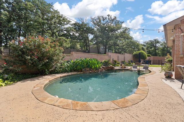 2829 Donnybrook Drive, Burleson, TX 76028
