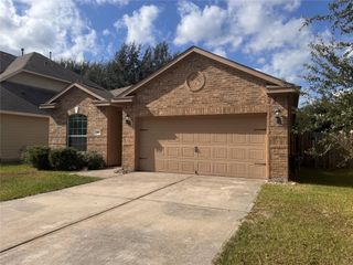 302 Broken Pine Court, Conroe, TX 77304