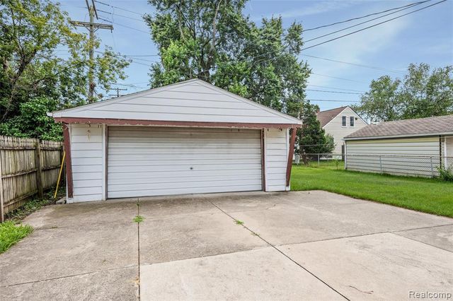 15738 Frazho Road, Roseville, MI 48066