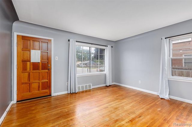 15738 Frazho Road, Roseville, MI 48066