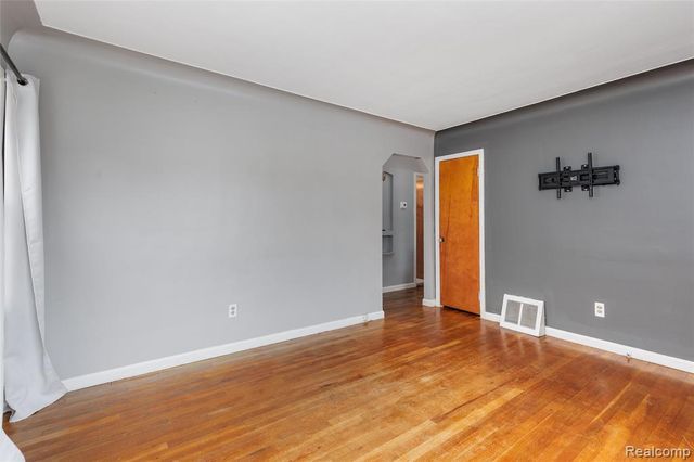 15738 Frazho Road, Roseville, MI 48066