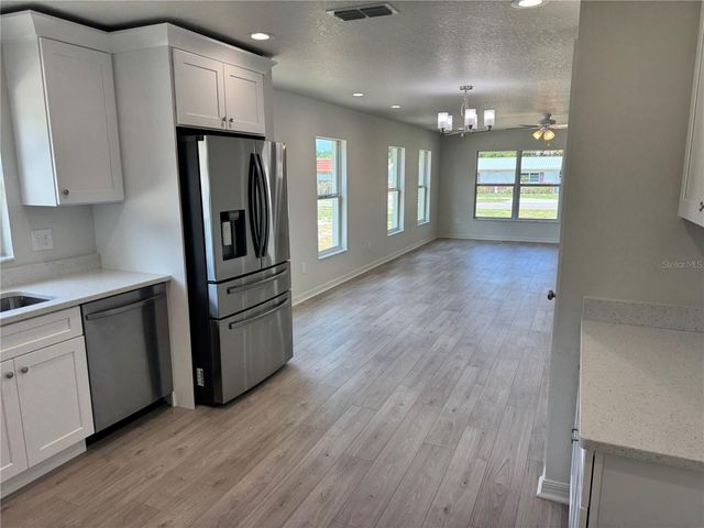 6020 12TH STREET, Zephyrhills, FL 33542
