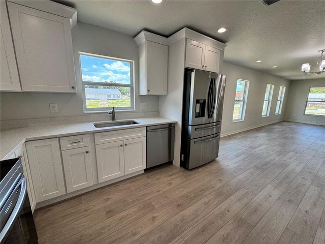 6020 12TH STREET, Zephyrhills, FL 33542