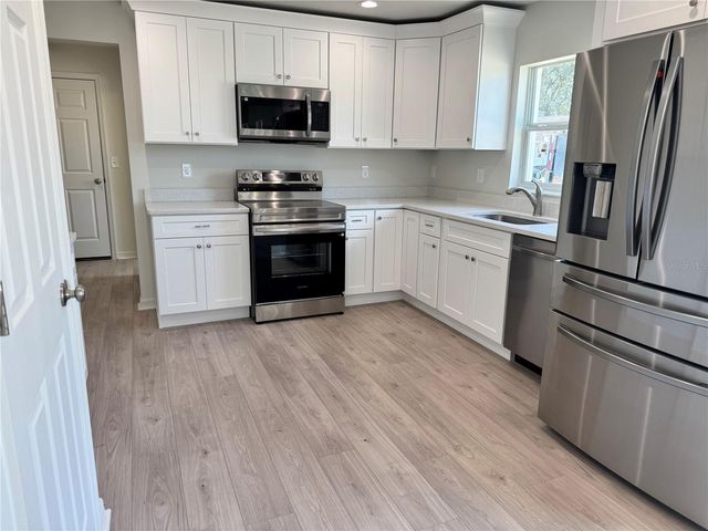 6020 12TH STREET, Zephyrhills, FL 33542