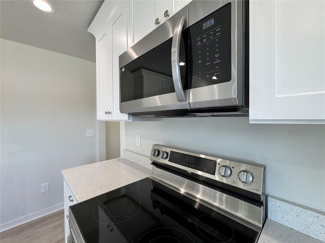 6020 12TH STREET, Zephyrhills, FL 33542