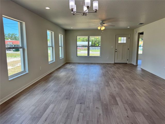6020 12TH STREET, Zephyrhills, FL 33542