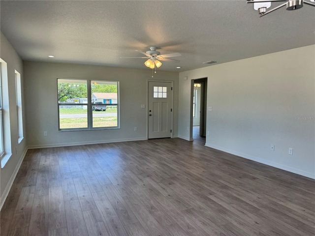 6020 12TH STREET, Zephyrhills, FL 33542