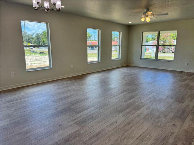 6020 12TH STREET, Zephyrhills, FL 33542