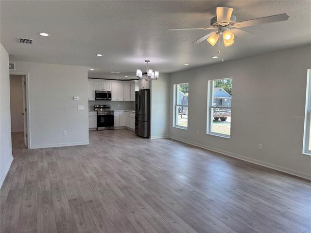 6020 12TH STREET, Zephyrhills, FL 33542