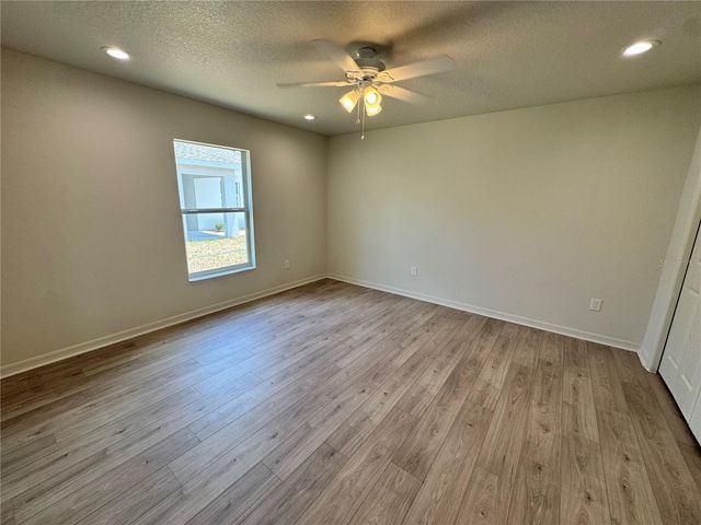 6020 12TH STREET, Zephyrhills, FL 33542