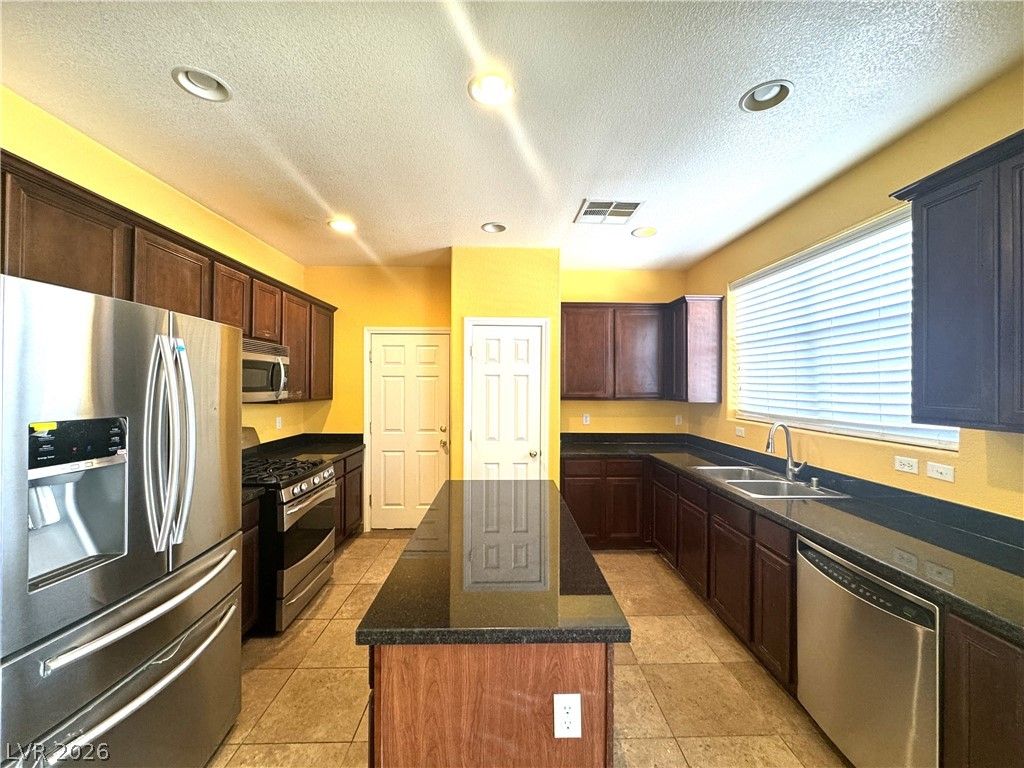 Image 4 of property listing at 8986 Ellenbrook Street, Las Vegas, NV 89148