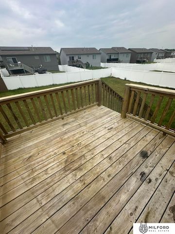 7762 N 87th Street, Omaha, NE 68122