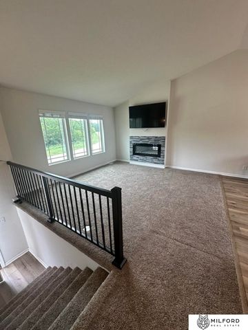 7762 N 87th Street, Omaha, NE 68122