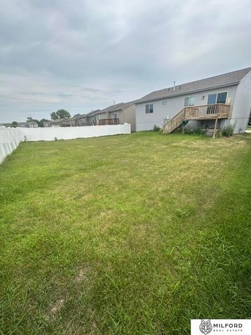 7762 N 87th Street, Omaha, NE 68122