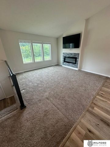 7762 N 87th Street, Omaha, NE 68122