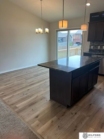 7762 N 87th Street, Omaha, NE 68122
